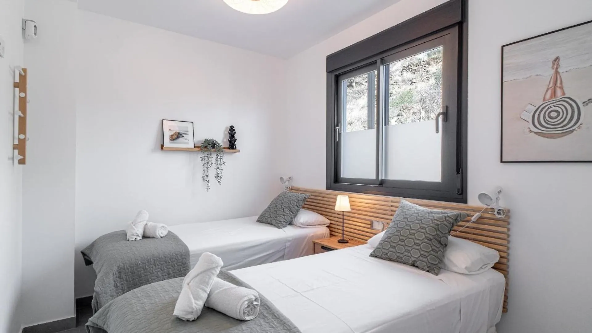 Apartment Ferienwohnung Fuer 6 Personen Ca 100 Qm In Nerja, Andalusien Costa Del Sol